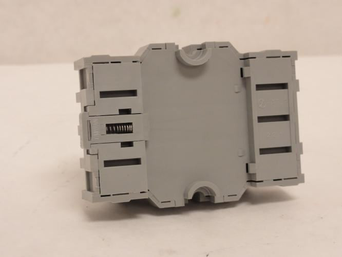 Idec SH4B-05C; Relay Socket; Panel; Screw; 14 Pin; 10A; 300V