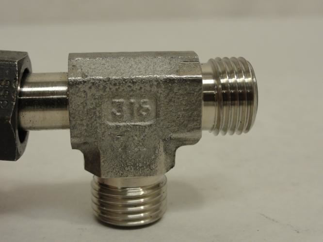SSP S06SRT; Swivel Nut Run Tee; SS-316; 3/8 OFS; Swivel