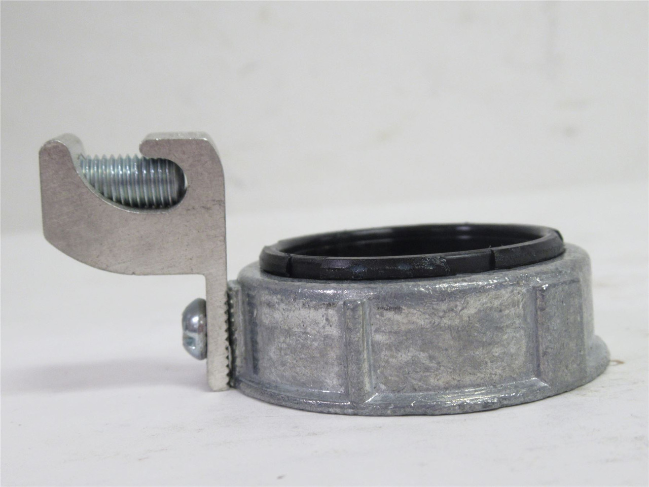 Arlington 454 1-1/2; Lay In Lug Grounding Conduit; 1-1/2"