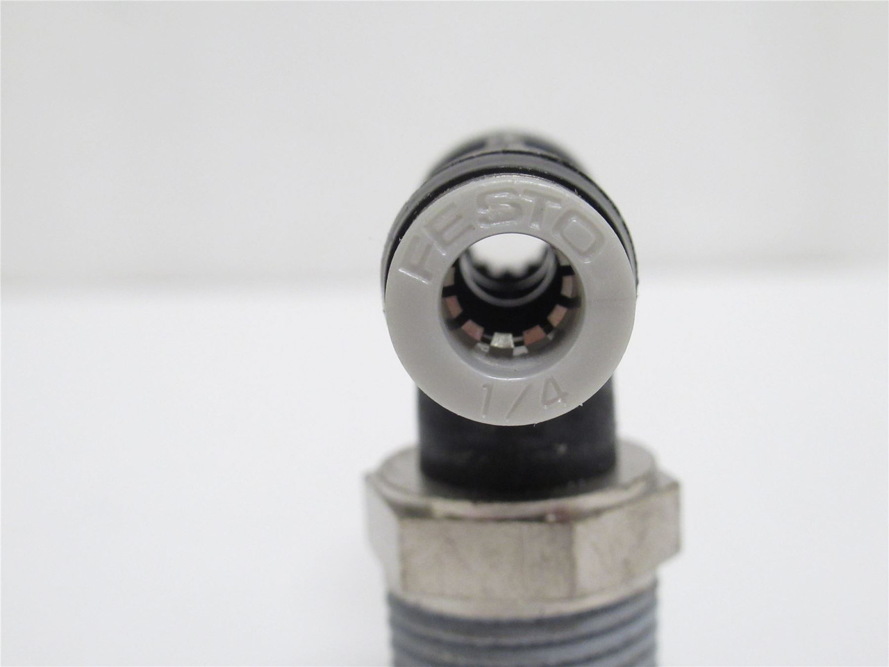 Festo QST-3/8-1/4-U; Lot-2; Tee Fitting 153700 1/4PTC x 3/8NPT