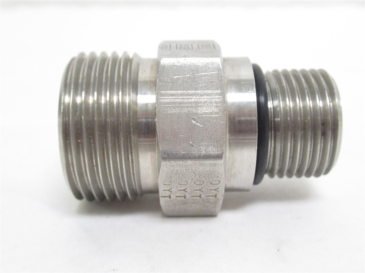 SSP ISST10MST12; Adaptor SS 5/8 Boss x 3/4 ORFS-No Face O-Ring