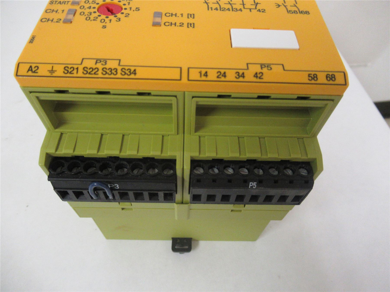 Pilz PNOZXV31P; Safety Relay 30/24-240VACDC 3NO 1NC 2NO