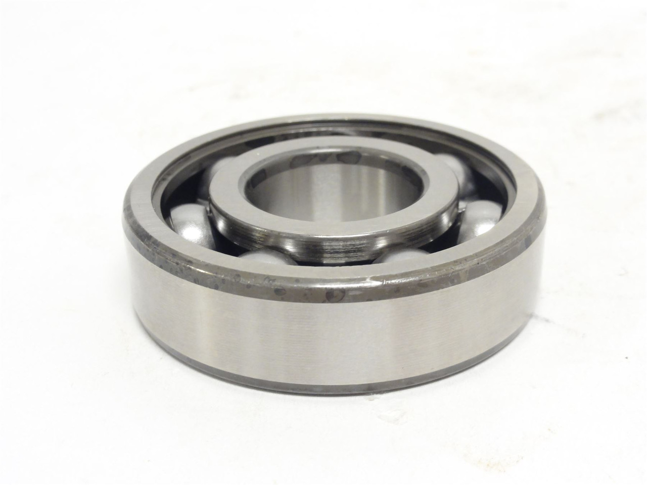 SKF 6305; Ball Bearing; 25mmID x 62mmOD x 17mm Width
