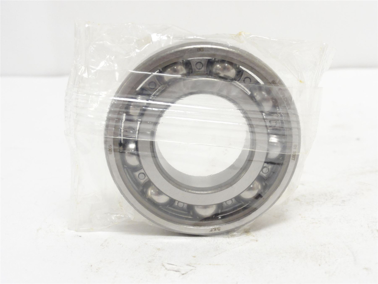 SKF 6205; Ball Bearing; 25mmID x 52mmOD x 15mm Wide