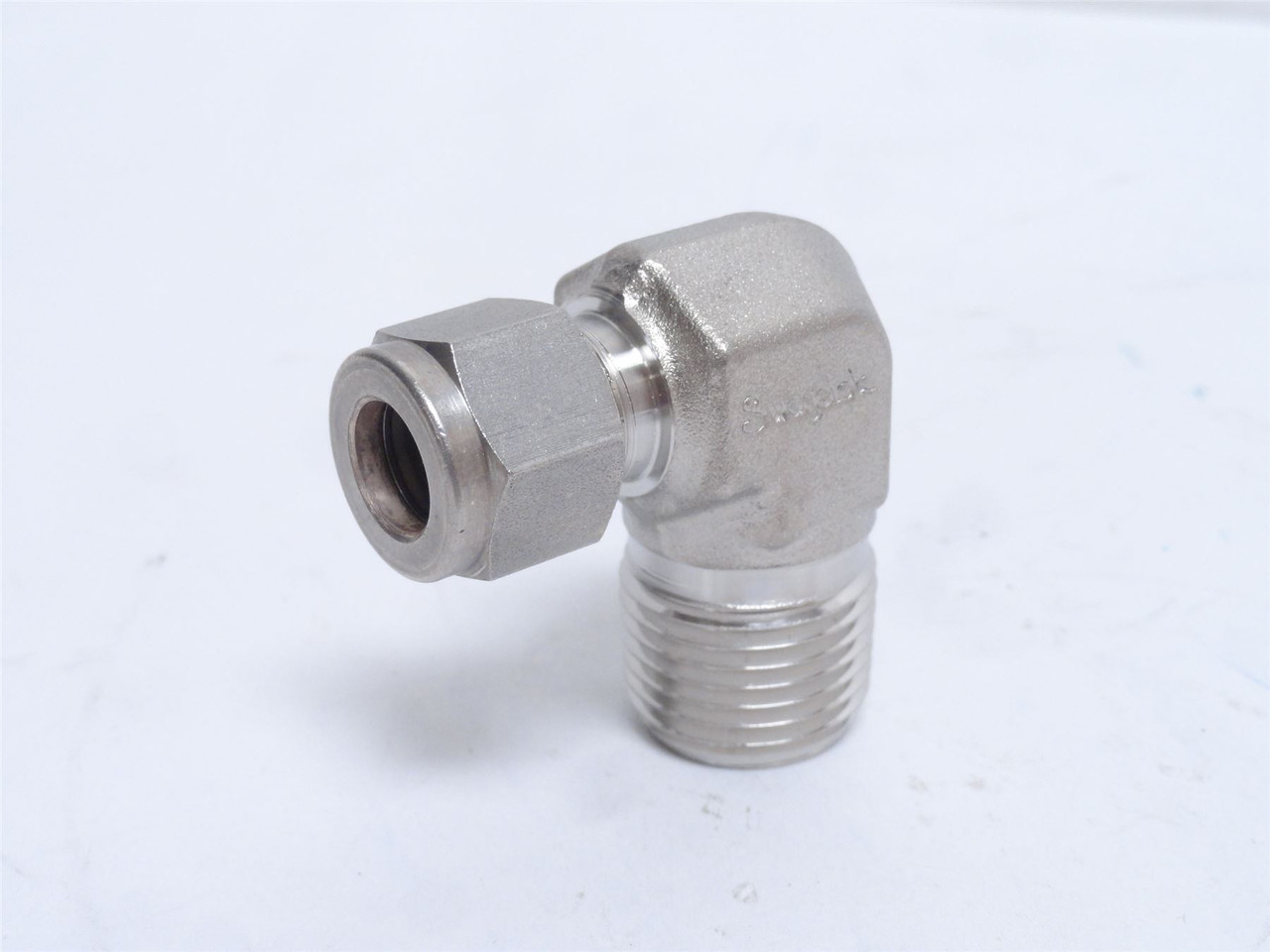 Swagelok SS-600-2-8; Tube Elbow 90Deg; SS-316; 3/8" x  1/2NPT