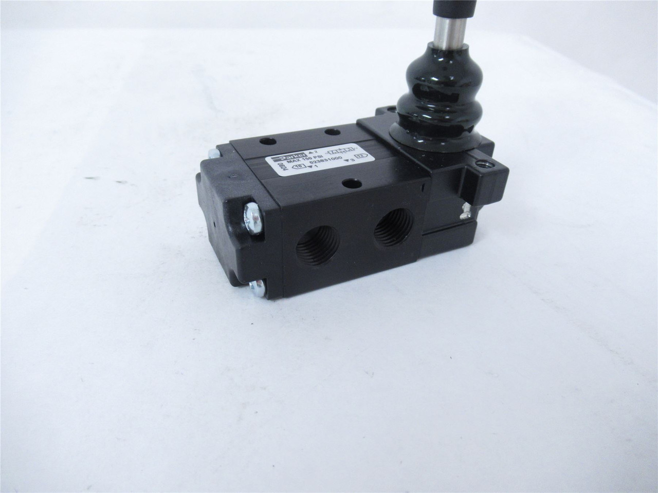 Parker 523831000; Directional Control Valve 3-Way 3-Position