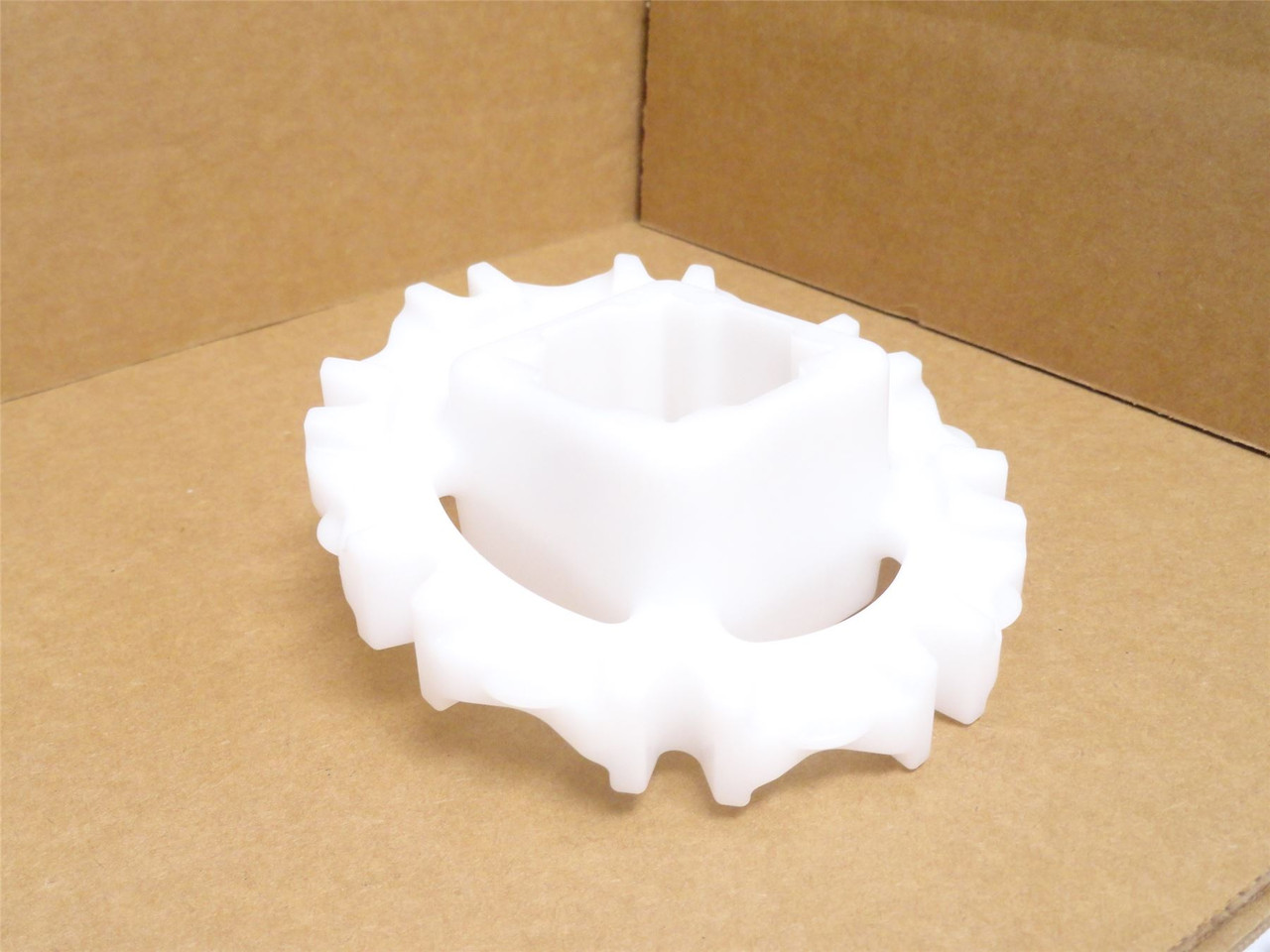Intralox S3D8I7CPE7NG; Sprocket S800; 8-Tooth; 1.5"ID Square