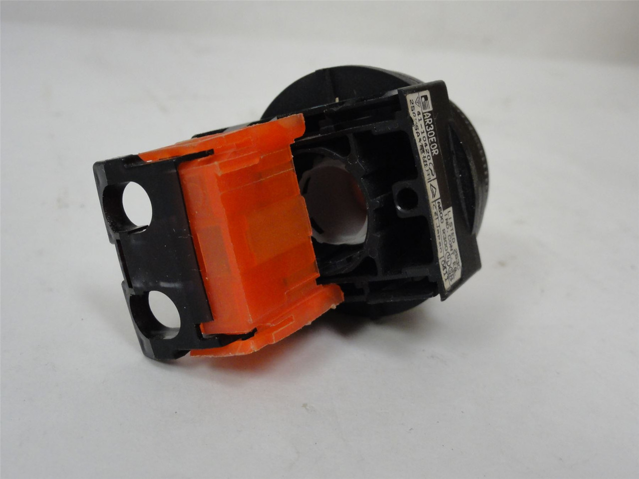 Fuji  AR30E0R-01RZC; Pushbutton Switch; 250V; 6A; 1NC