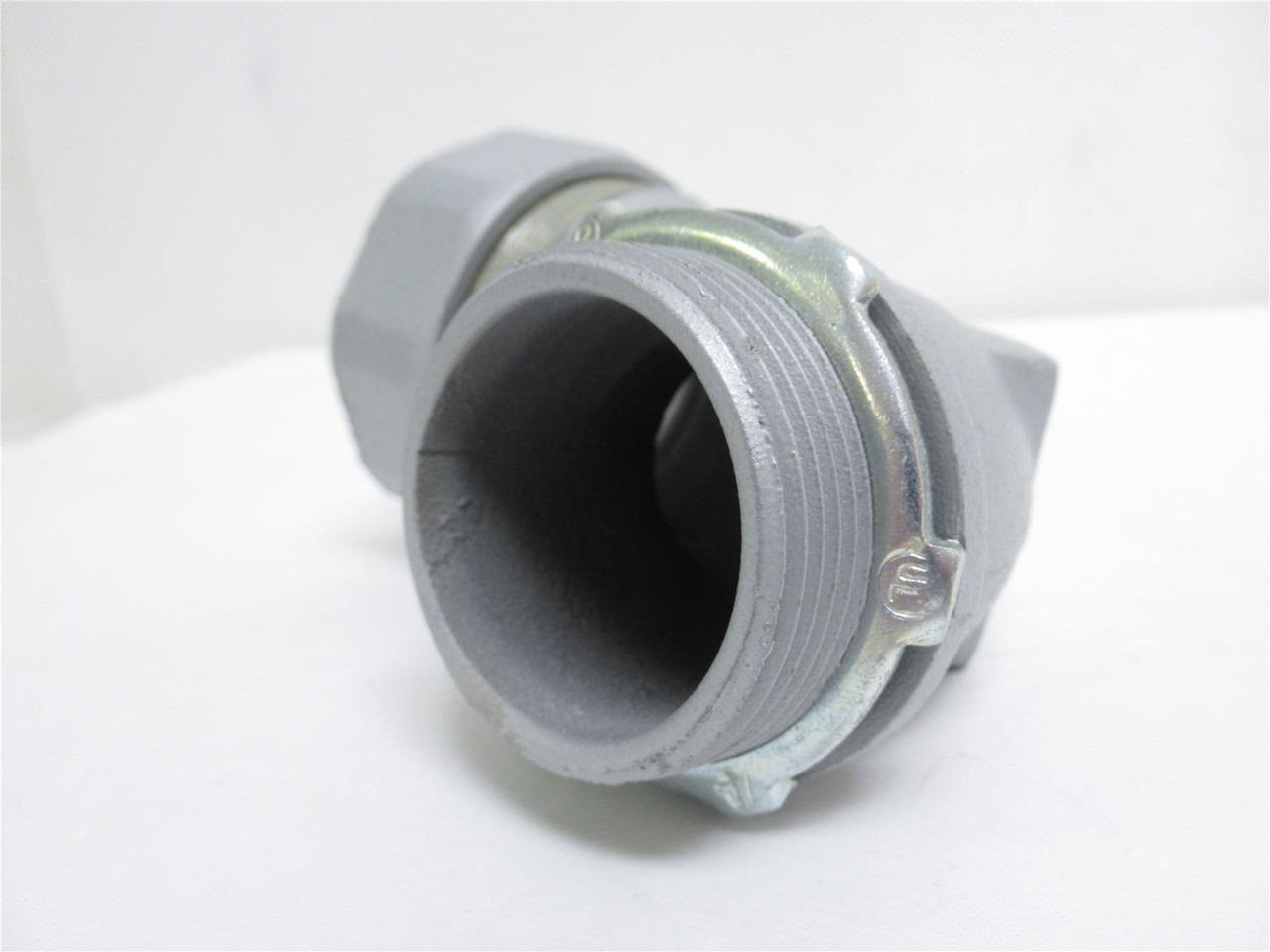 Appleton STB-90150; Liquid-Tight Conduit Elbow; 90Deg; 1-1/2"