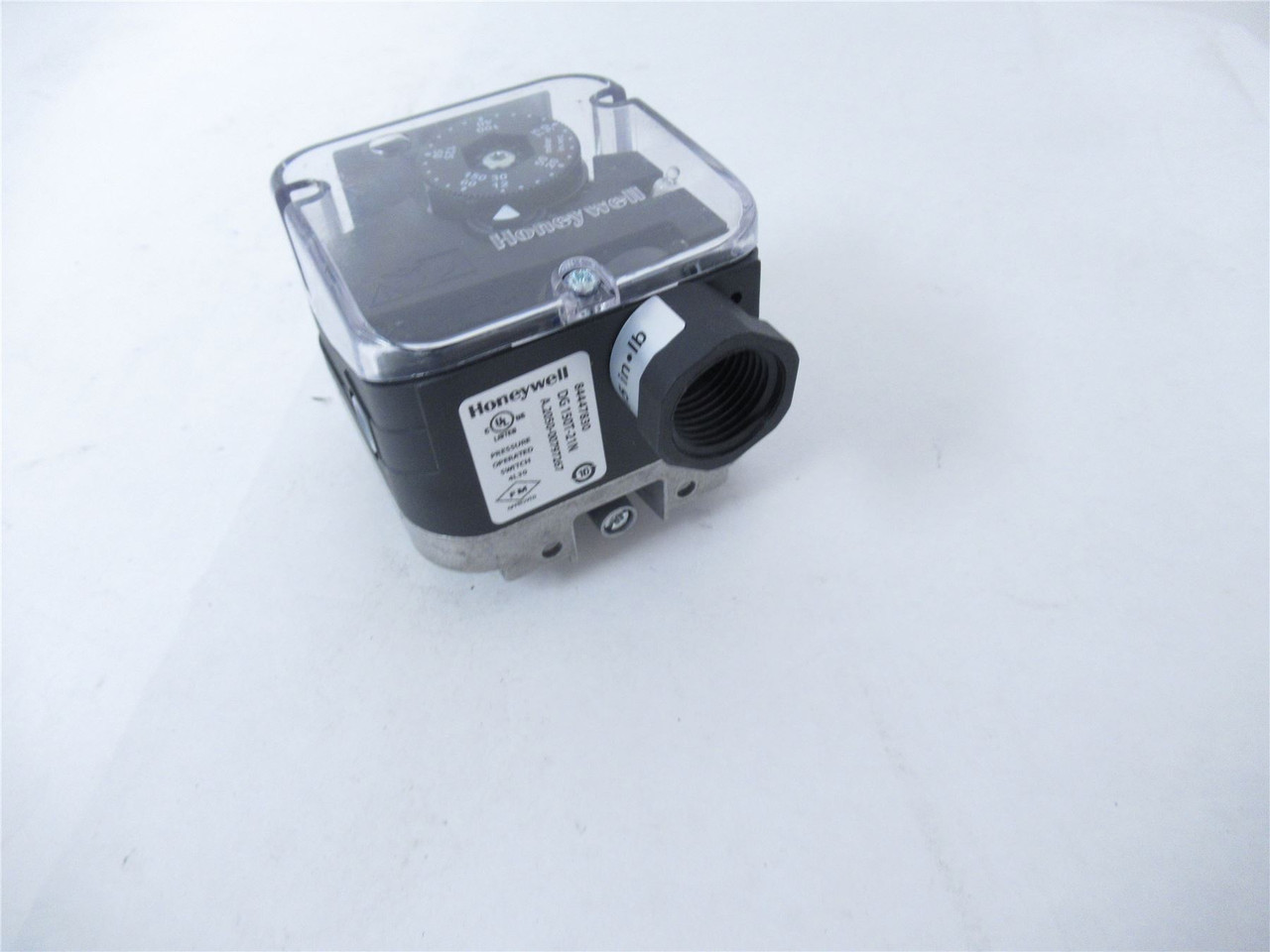 Honeywell 84447830 DG150T-21N; Pressure Switch 12" to 60" WC