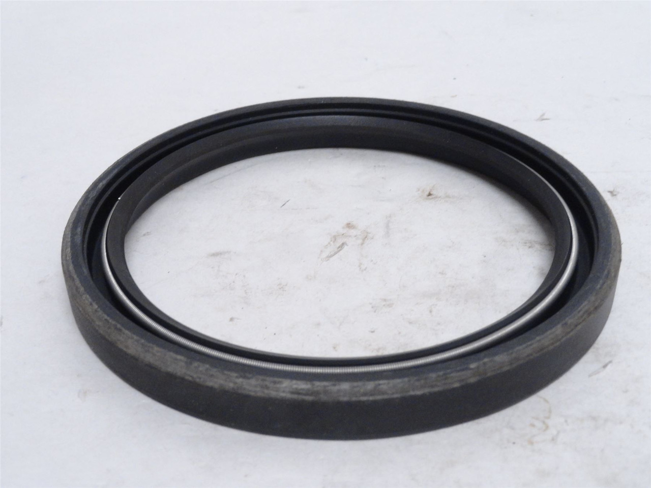 Clipper 7040-H1L5; Oil Seal; 4-1/4"ID x 5-1/4"OD x 1/2" Wide