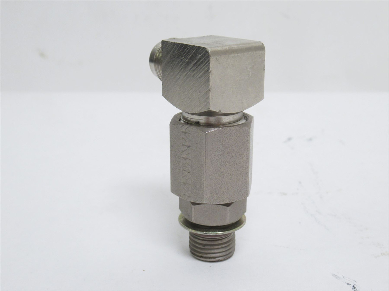 Nordson 274288; Inline Filter; 90Deg; 3/8 JIC x 3/8 BOSS