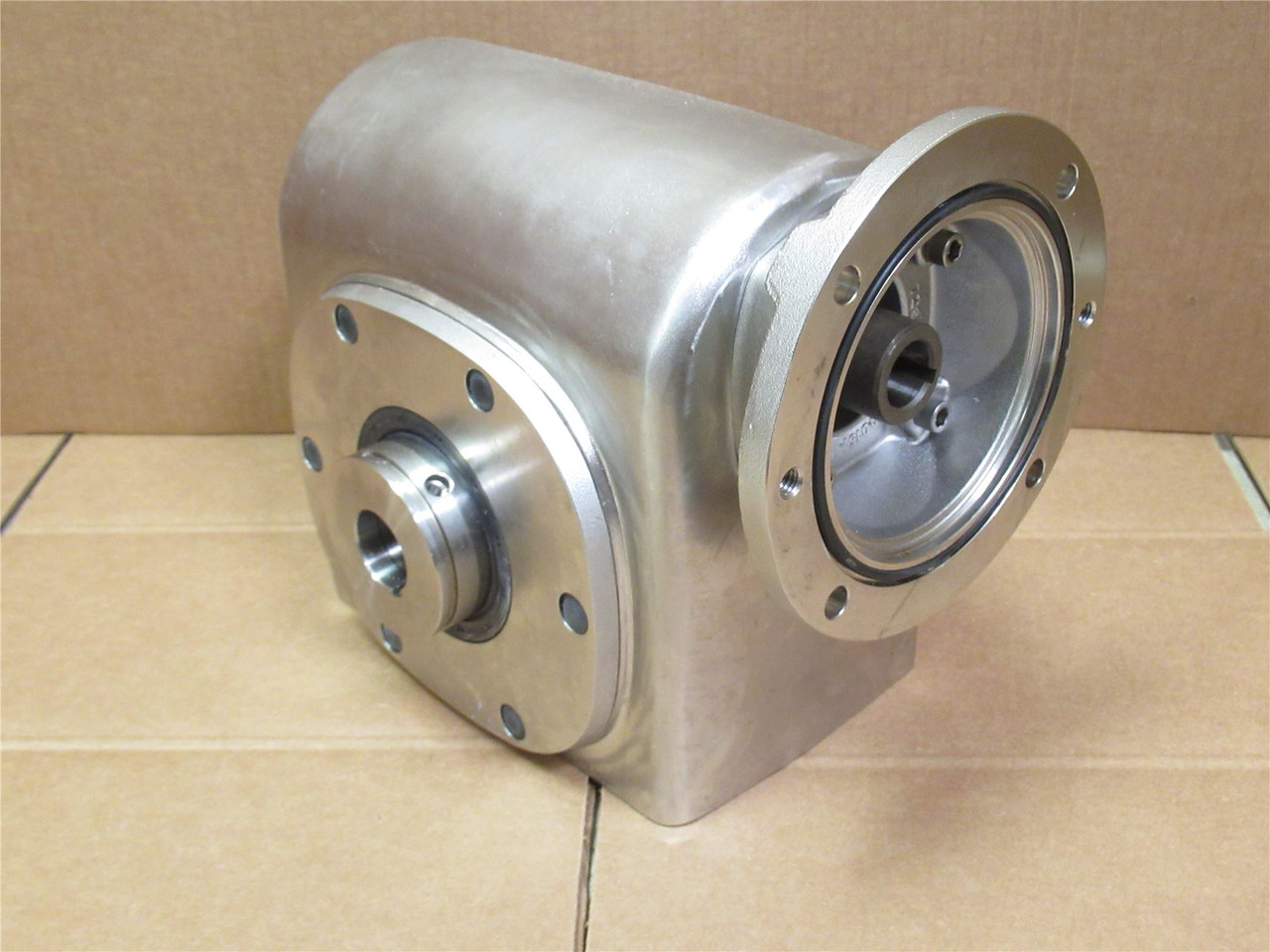 Boston Gear SSHF732-15K-B7-HS-P20; Gear Reducer; 15:1 Ratio