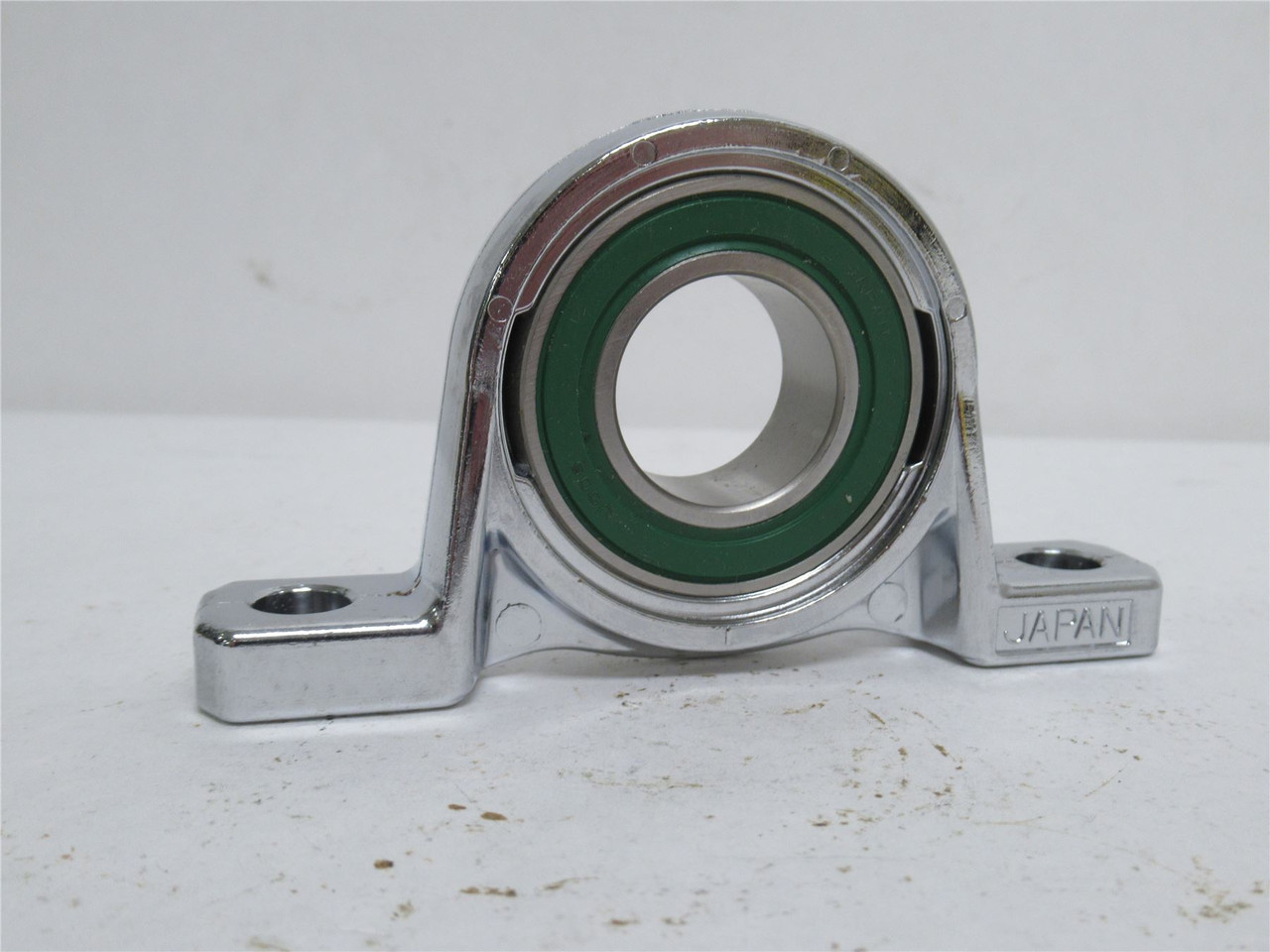 AMI MUP005; Pillow Block Bearing 25mmID; 2-Bolt; Lock Collar