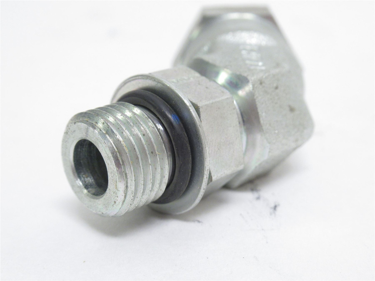 Eaton 2067-6-6S; Steel Elbow Adaptor 45Deg; 3/8NPT x 3/8 BOSS