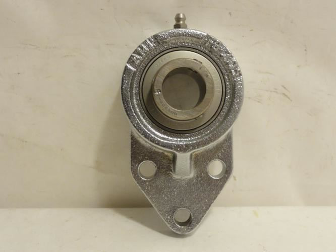 AMI MUCFB205-15NP 15/16; Flange Bearing; 15/16"ID; 3-Bolt