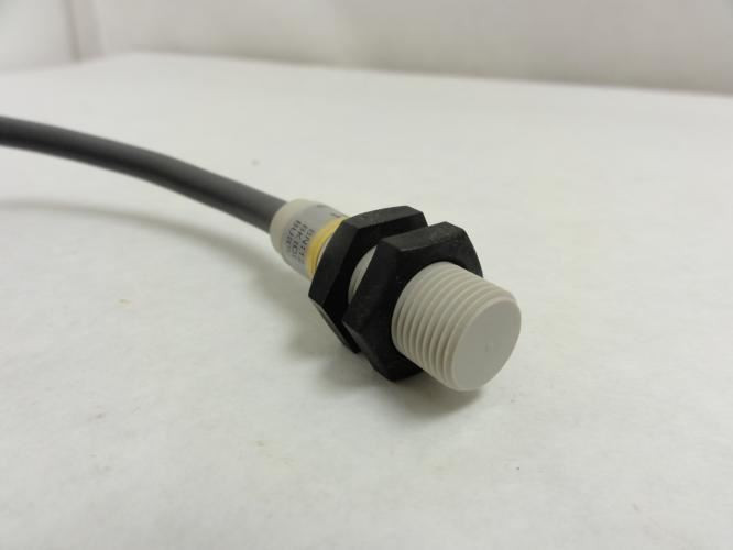 Omron E2F-X2F1; Proximity Sensor 12/24VDC 5 Meter Cable