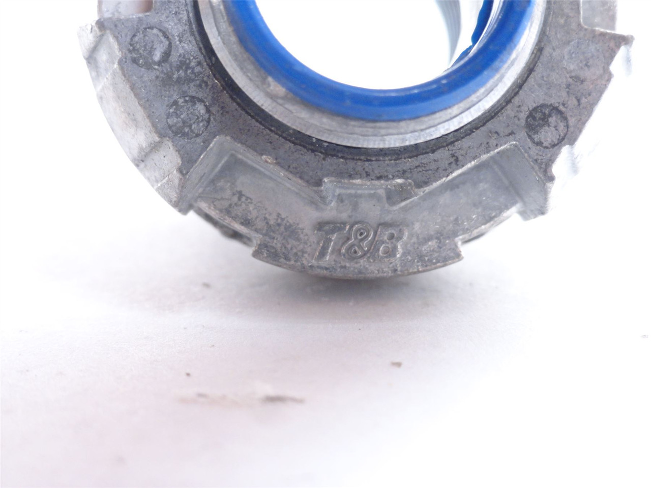 T&B H050TB; Insulated Aluminum Hub Connector; Size: 1/2"