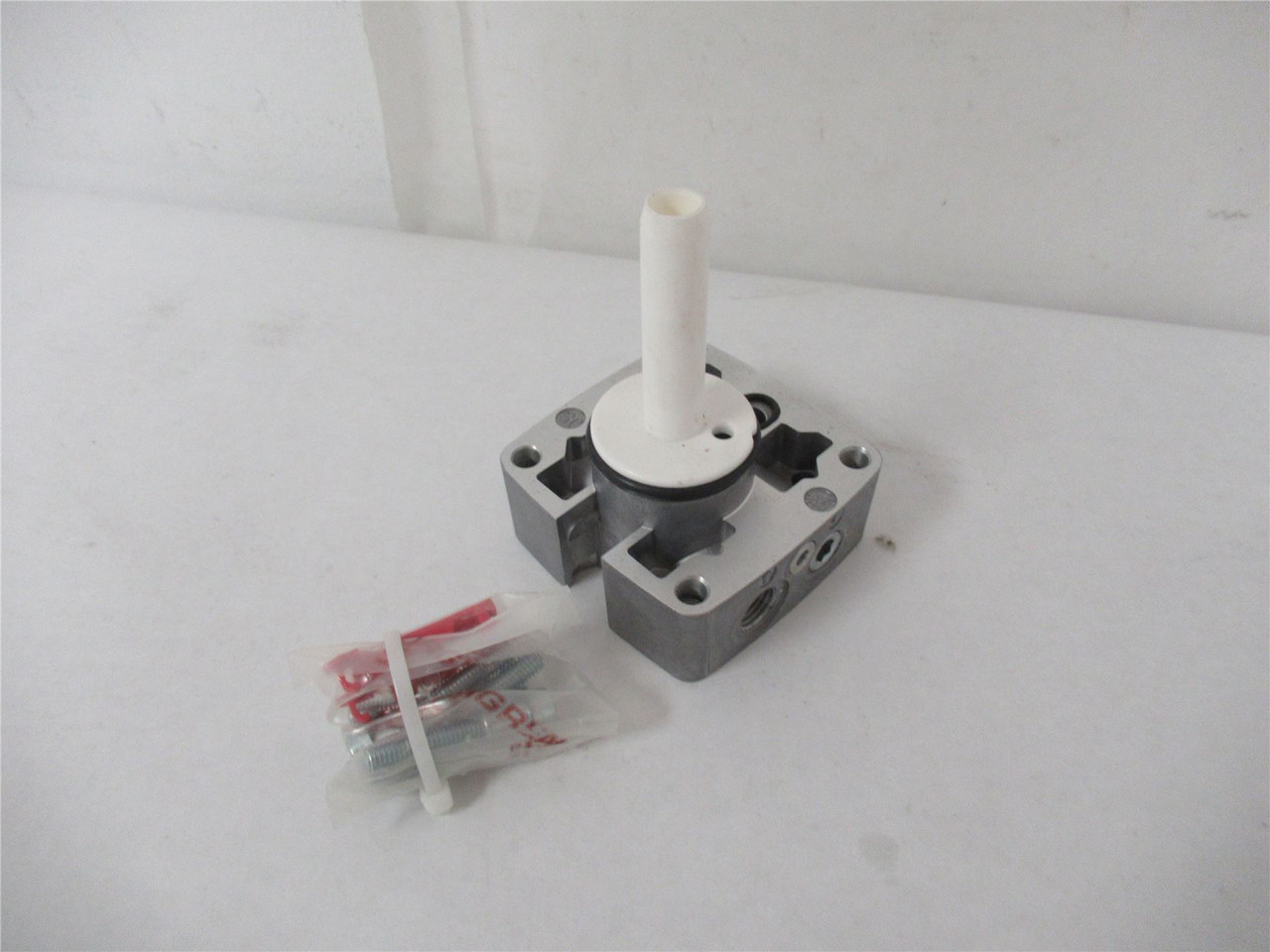 Norgren QC/146040/03; End Cap Left