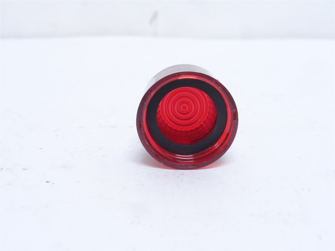 Allen-Bradley 800T-N40; Push-To-Test Pilot Cap; Red; Plastic