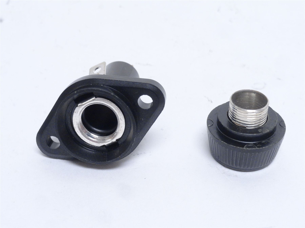 Bussmann HPF-FF; Panel Mount Fuse Holder; 1P; 30A; 250VAC