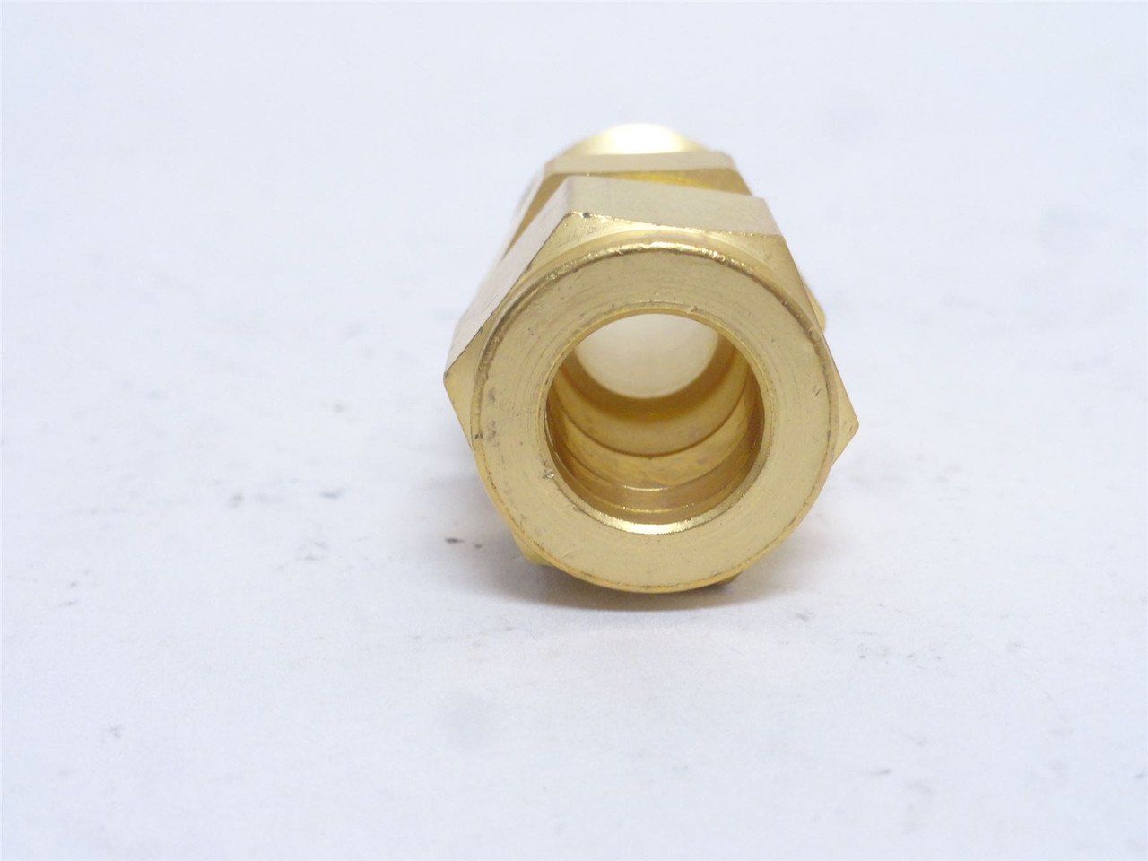 Swagelok B-810-1-8; Brass Tube Fitting; 1/2" Tube x 1/2NPT