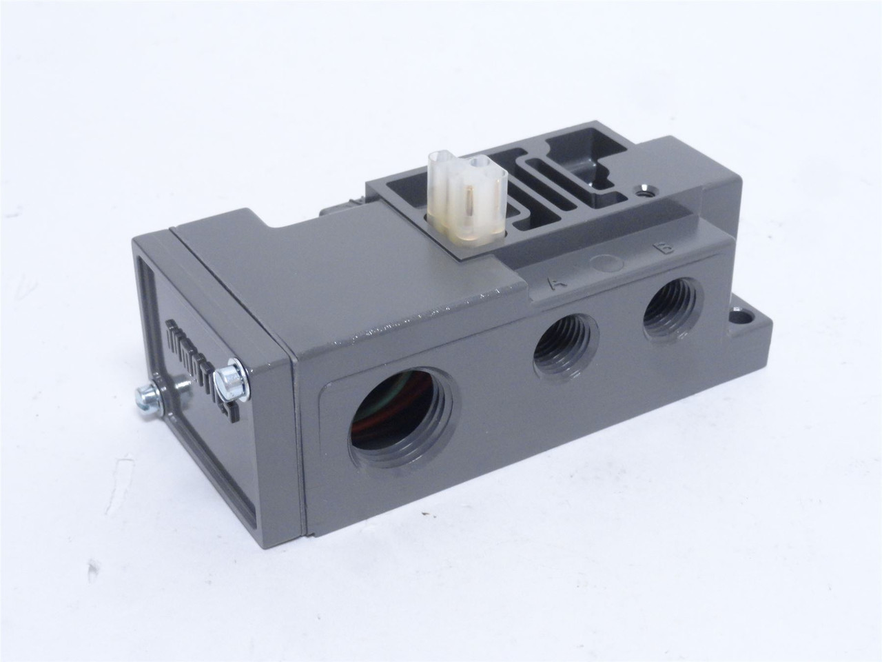 Numatics 203-447; Pneumatic Manifold