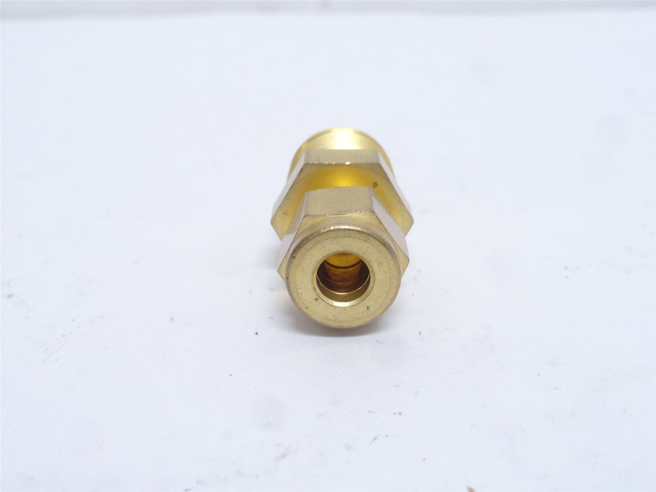 Swagelok B-400-1-6; Brass Tube Fitting; 3/8NPT x 1/4" Tube
