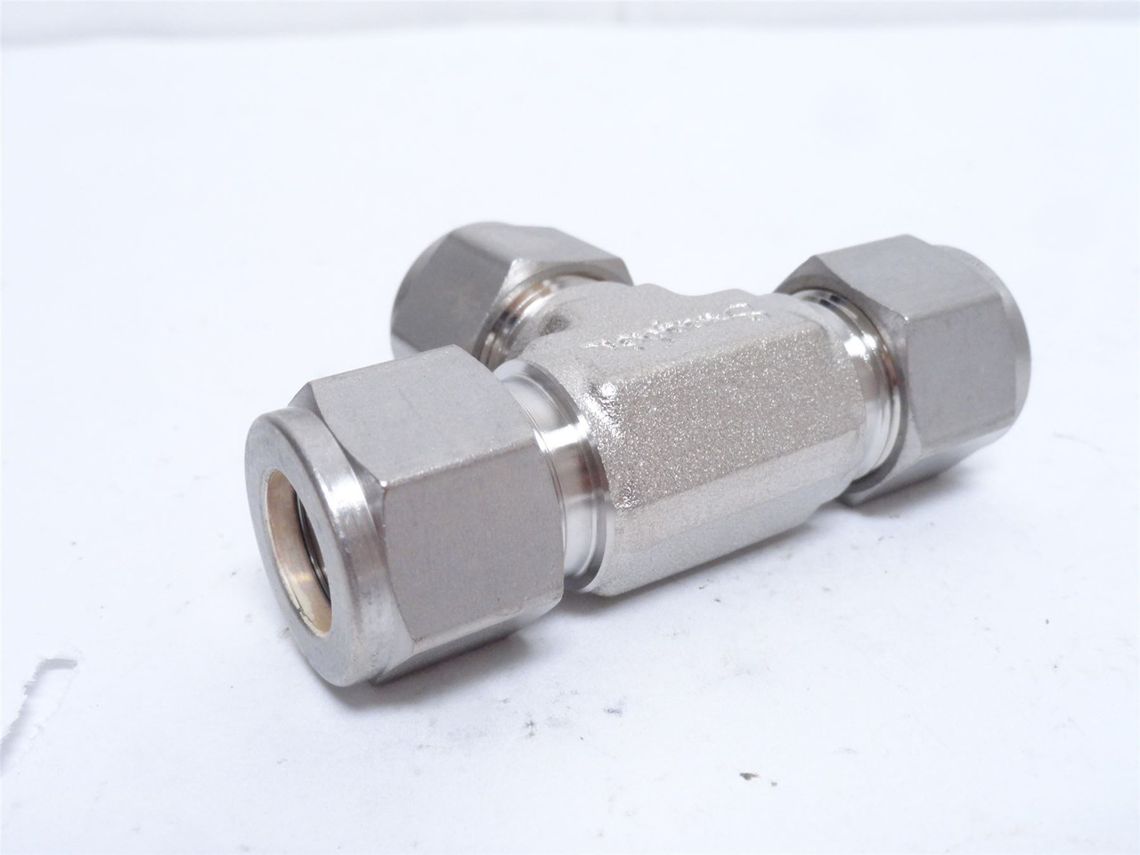 Swagelok SS-810-3; Air Tube Tee; SS-316; 1/2" Compression