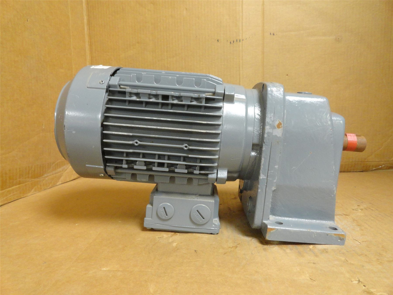 Bege G22-90S4; Gearmotor 17.19:1 Ratio; 1.1kW; 265/460VAC; 3PH
