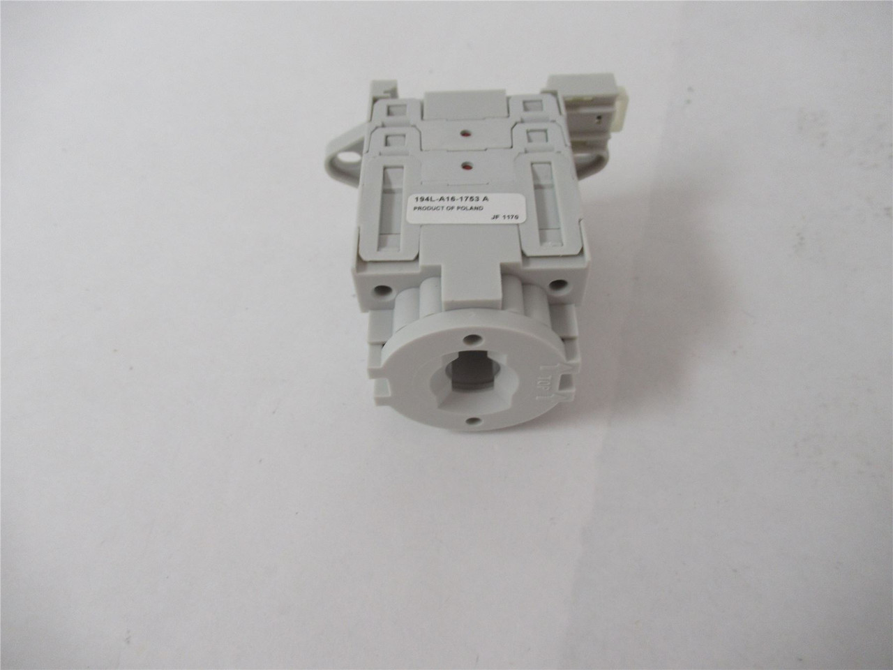 Allen-Bradley 194L-A16-1753;  Load Switch16 A3 PolesOFF ON 90