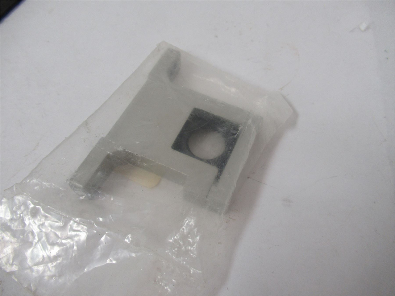 MFD Pneumatics MGA301-P1; Connecting Kit T Style 2 Holes