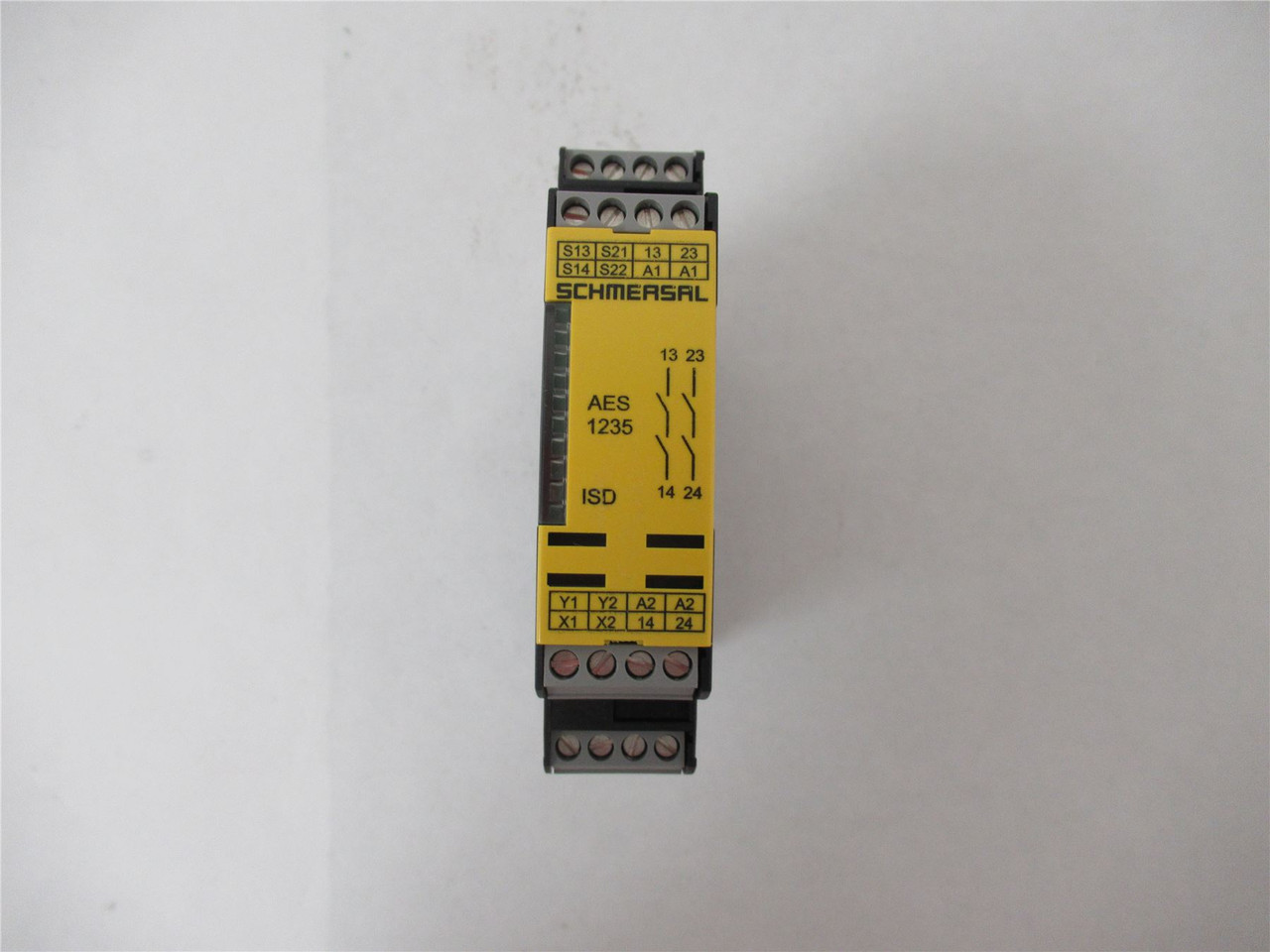 Schmersal 101170049; Safety Relay 24 VDC AC 15 230V/3A