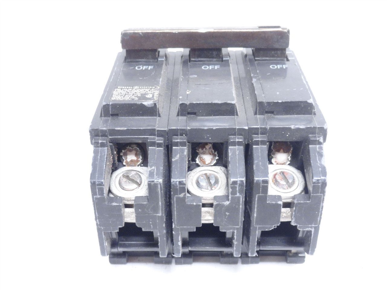 GE THQL31WY15; Circuit Breaker; 15A; 3P; 120/240VAC