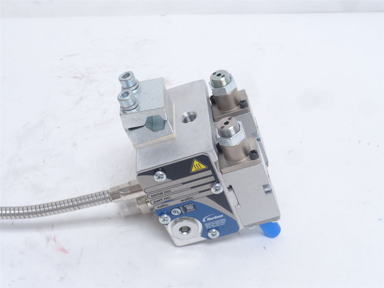 Nordson 8511604; Hot Melt Glue Gun; 2-Tip; 240VAC; 250 Watts