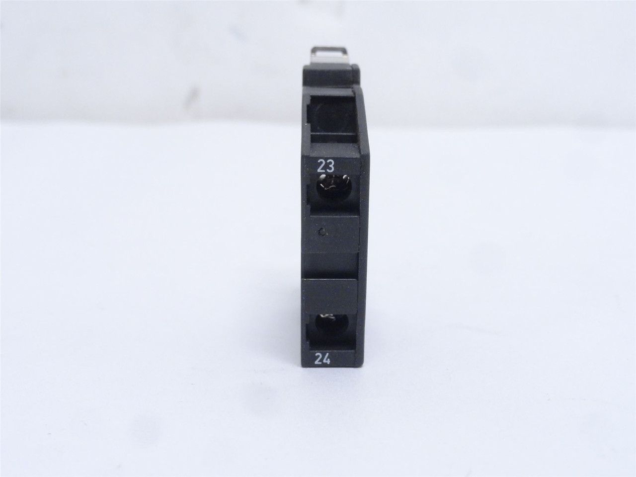 Schmersal EF03.2; Screw Connect Contact Block 1-NO 250VAC; 8A