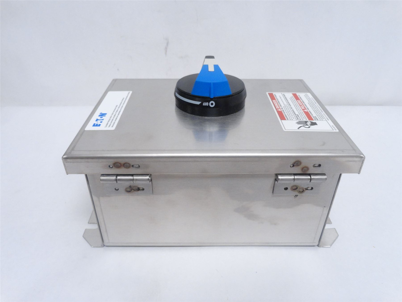 Eaton ER53030UW; Disconnect Switch; 30A; 600V; 3 Pole; Type 4