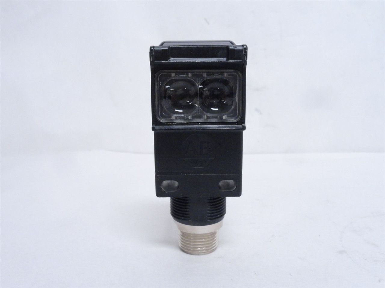 Allen-Bradley 42GRL-9002-QD; Photo Sensor 10-264VAC/DC