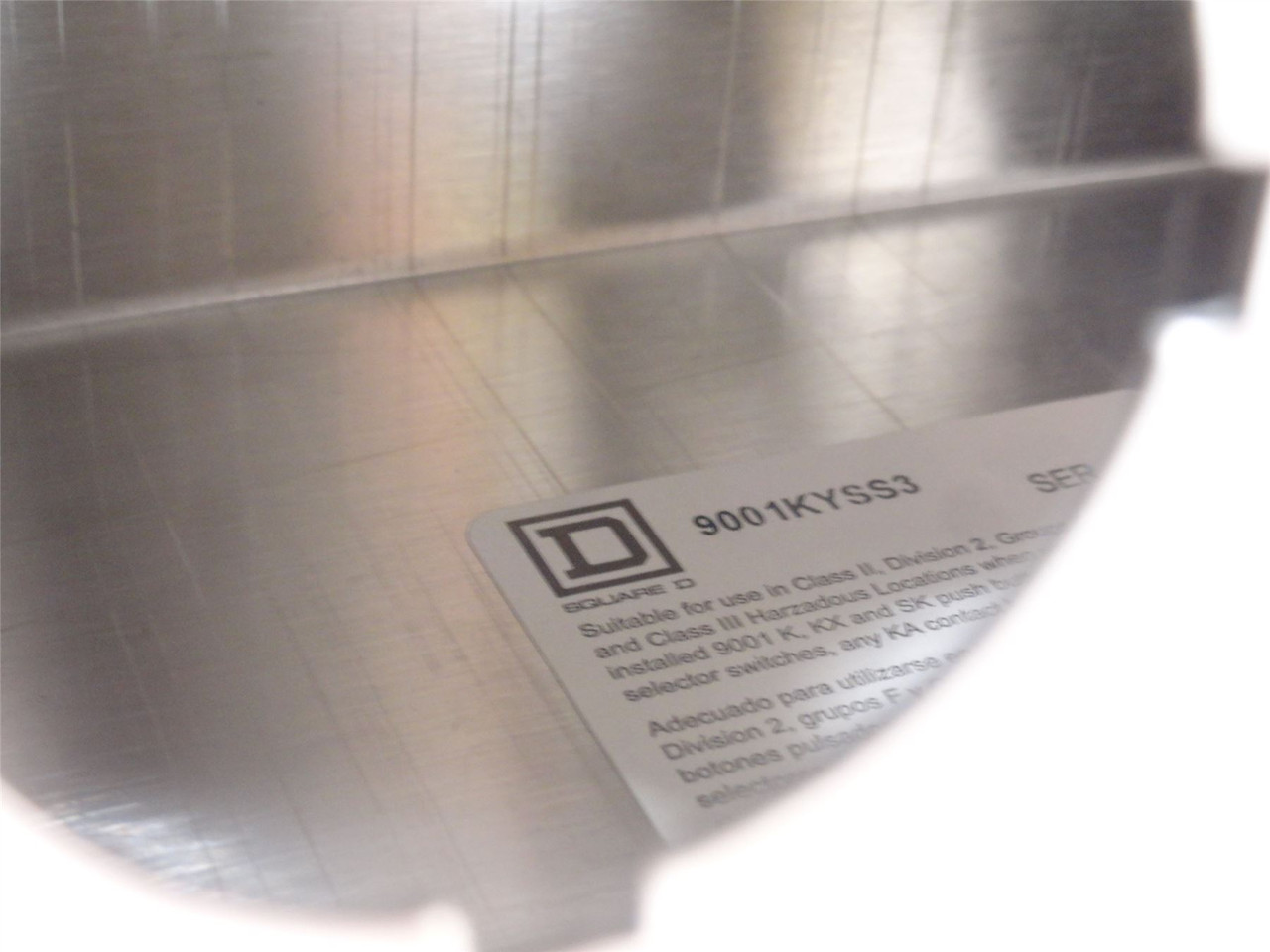 Square D 9001KYSS3; Control Enclosure; SS; 3-Hole; 30mmID