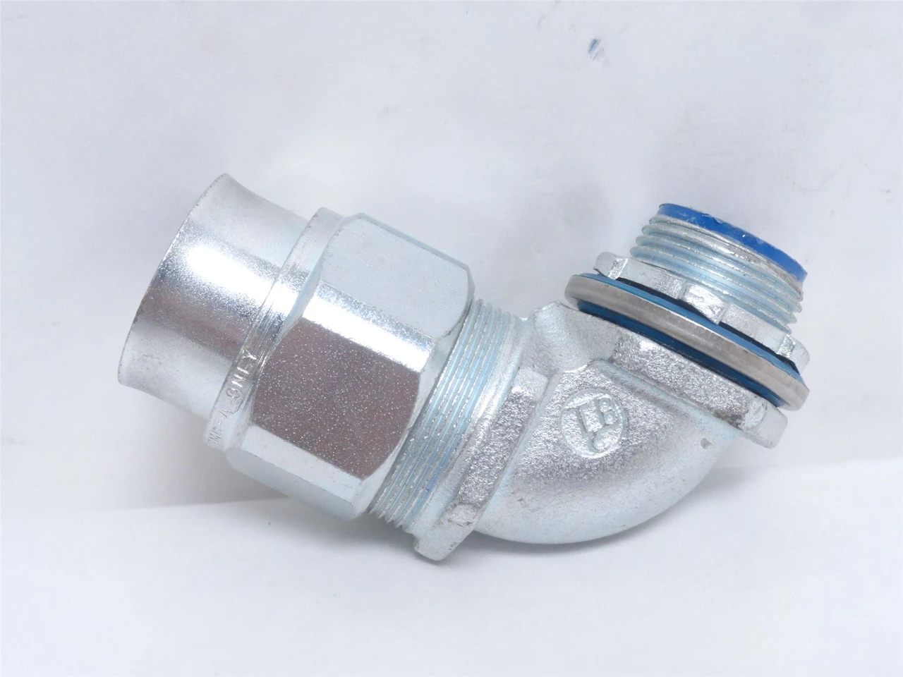 T and B 3742; Liquidtight Connector Elbow; 90Deg; Size: 3/4"