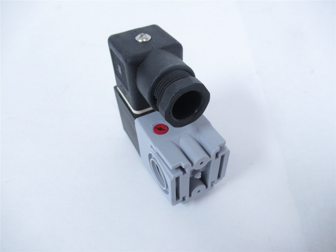 Gemu 322; Solenoid Valve 3/2 Way 230VAC 50/60Hz
