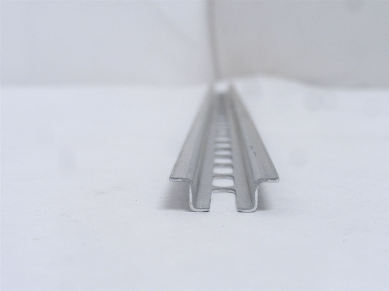 Square D 9080GH118; Lot-5; Terminal Mounting Tracks; 18" Long