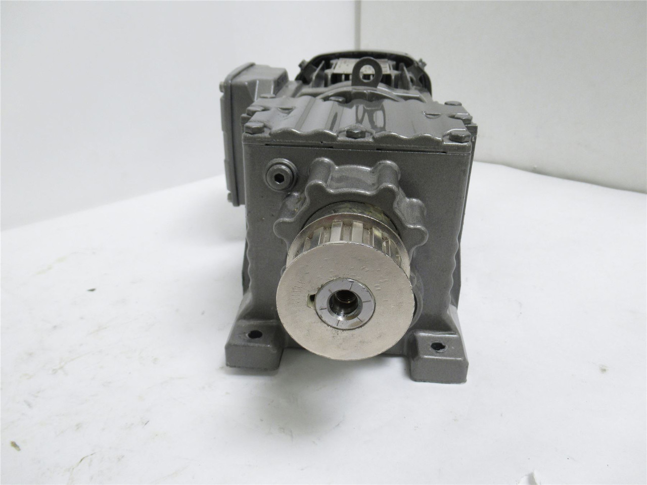 SEW R27DRS71S4/DH; AC Gearmotor; 7.63:1 Ratio; 170/223RPM; 230/460V