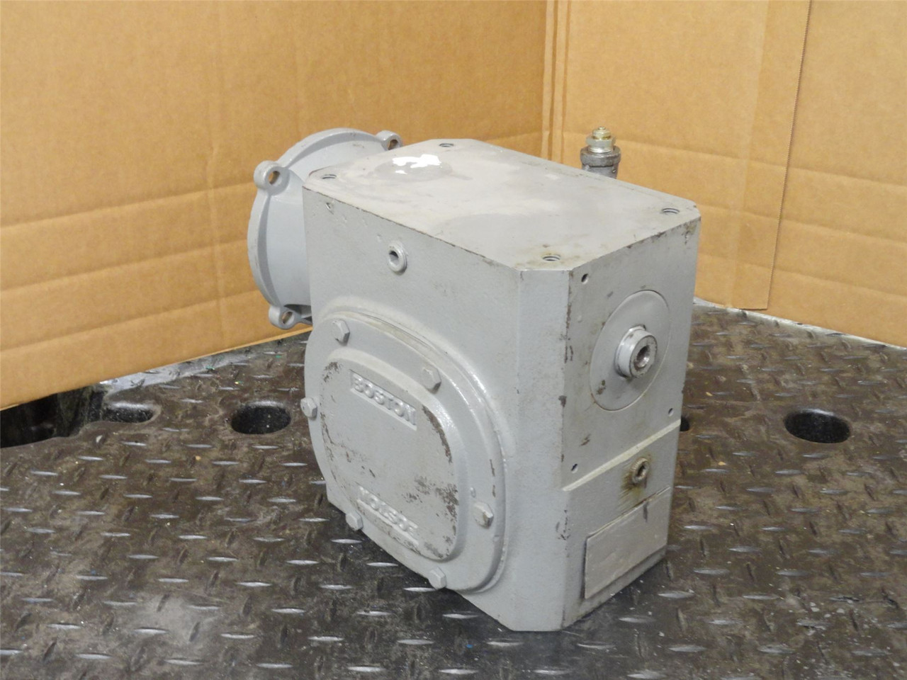 Boston Gear F732-40-B7-G; Speed Reducer; RA; 40:1 Ratio
