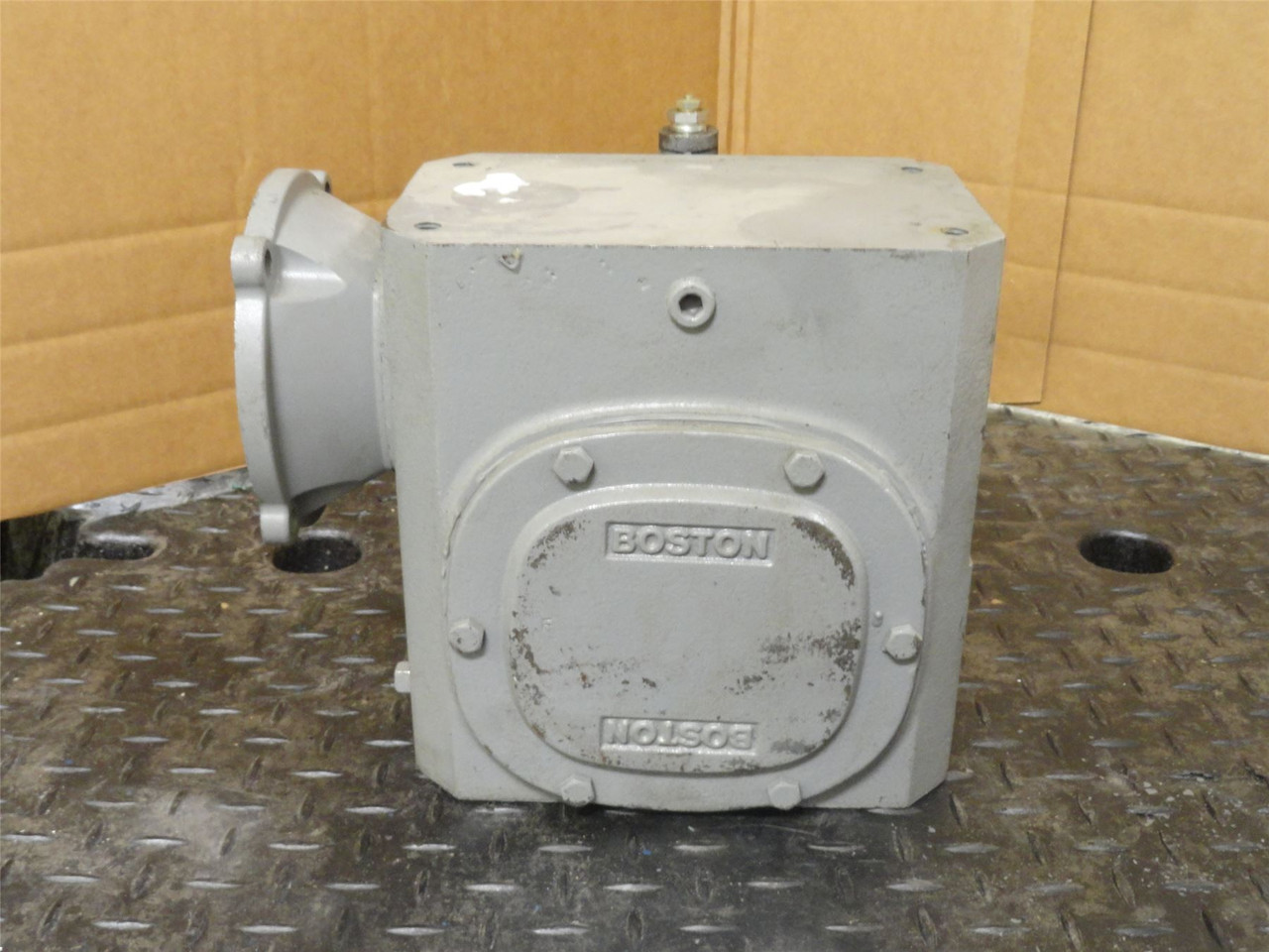 Boston Gear F732-40-B7-G; Speed Reducer; RA; 40:1 Ratio