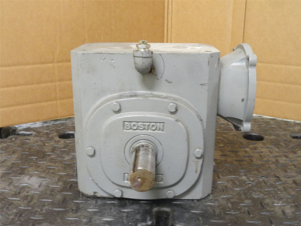 Boston Gear F732-40-B7-G; Speed Reducer; RA; 40:1 Ratio