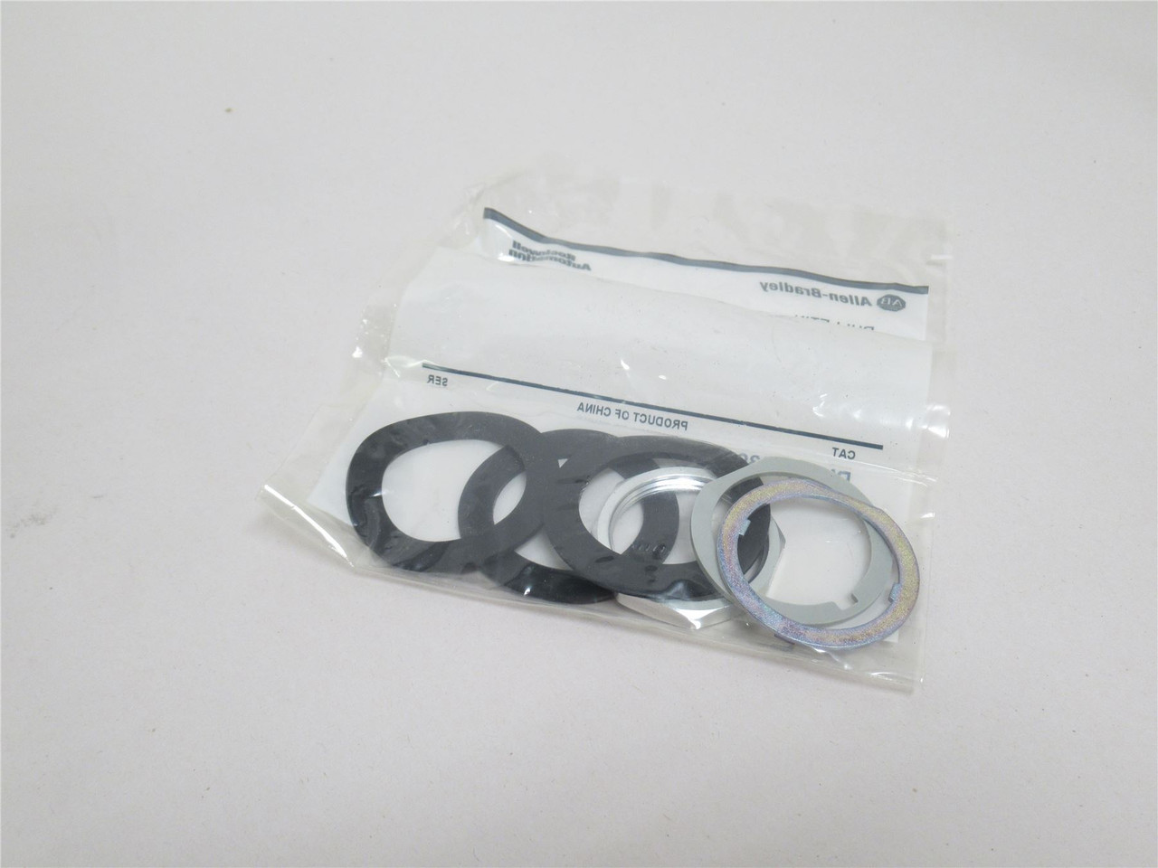 Allen-Bradley 800T-24JA5KB7AX; Selector Switch-Illum; 3Pos