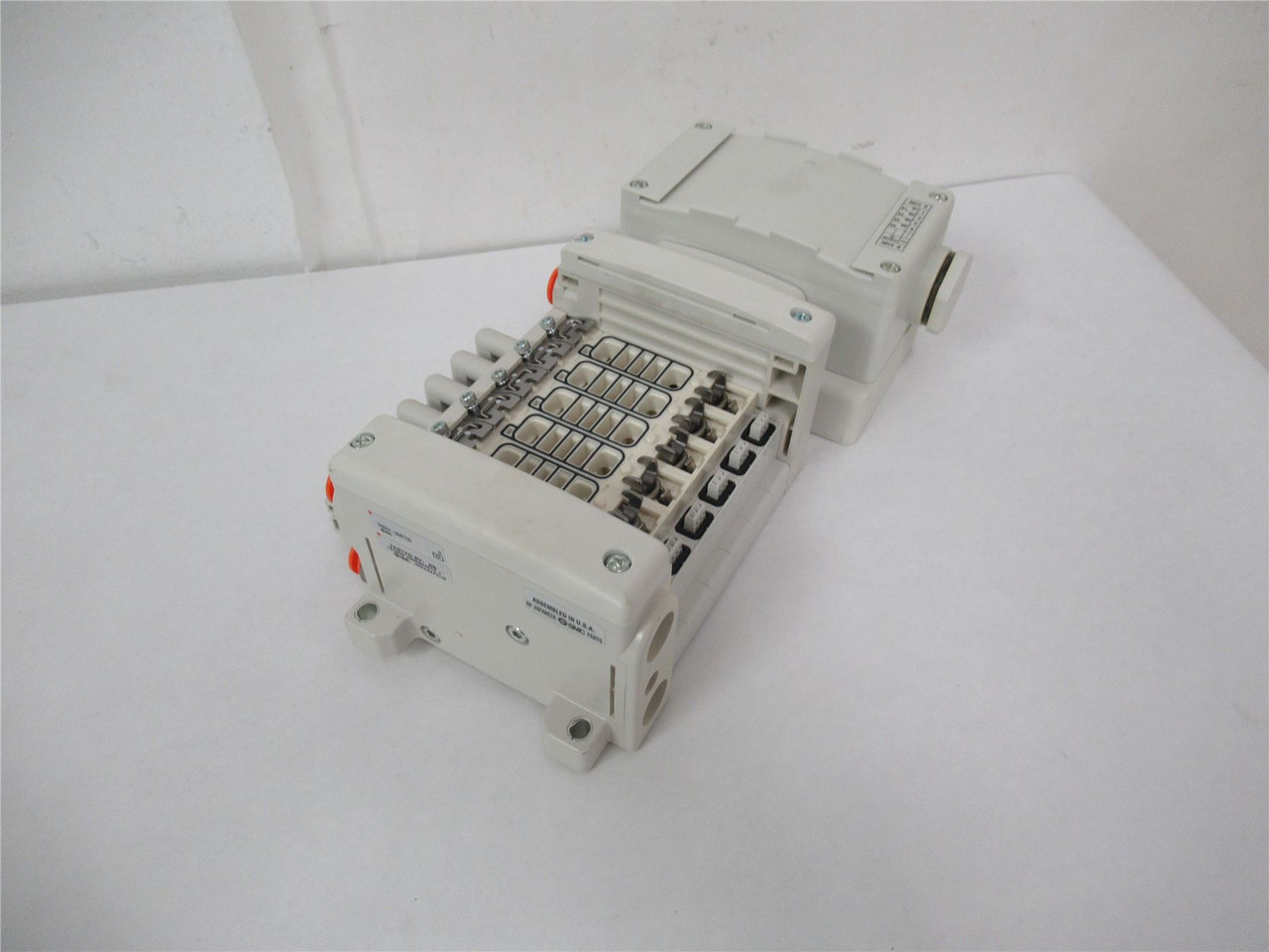 SMC VV5QC21-06BN7TD0; Pneumatic Manifold Assembly