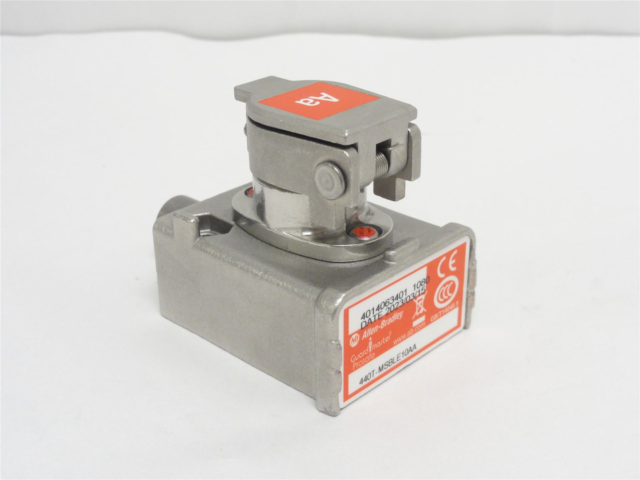 Allen-Bradley 440T-MSBLE10AA; Trapped Key Bolt Interlock