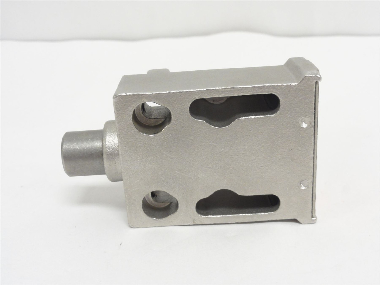 Allen-Bradley 440T-MSBLE10AA; Trapped Key Bolt Interlock